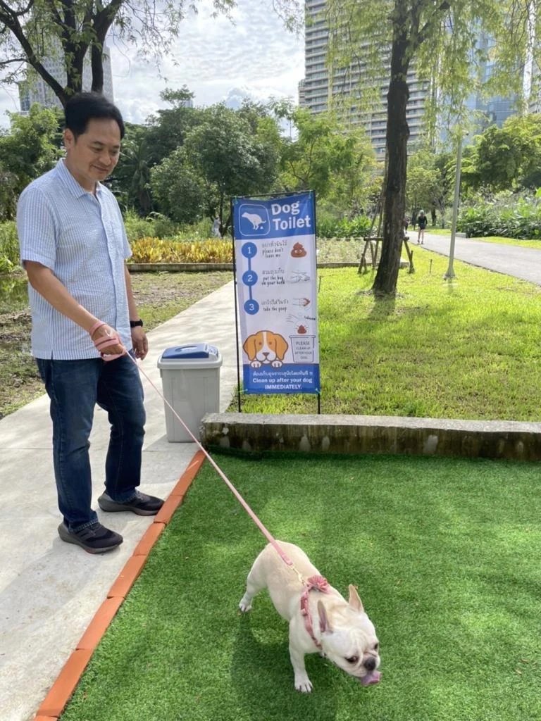 โฆษกรัฐบาลเผย พื้นที่ “Dog Park” สวนป่าเบญจกิติคึกคัก เจ้าของสุนัข ให้การตอบรับเป็นอย่างดี