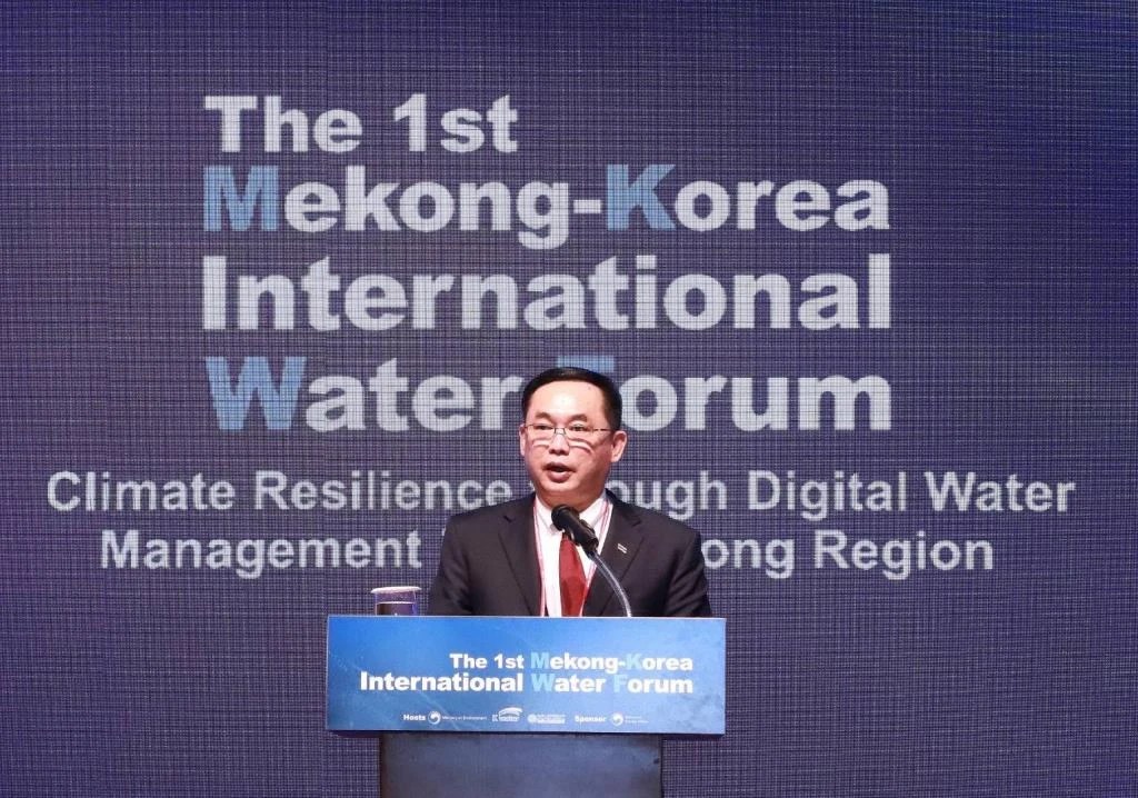“อนุชา” เยือนเกาหลีใต้ ร่วมเวทีบริหารจัดการน้ำ MekongKorea Water Forum