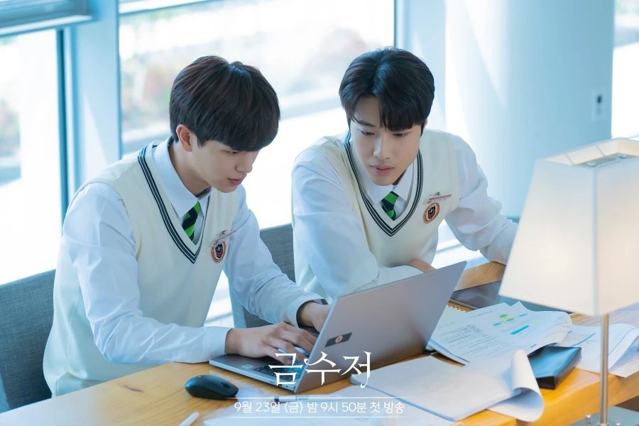 Review ซีรีส์ “The Golden Spoon" ซีรีส์ดรามาแฟนตาซี เมื่อชนชั้นปรสิต
