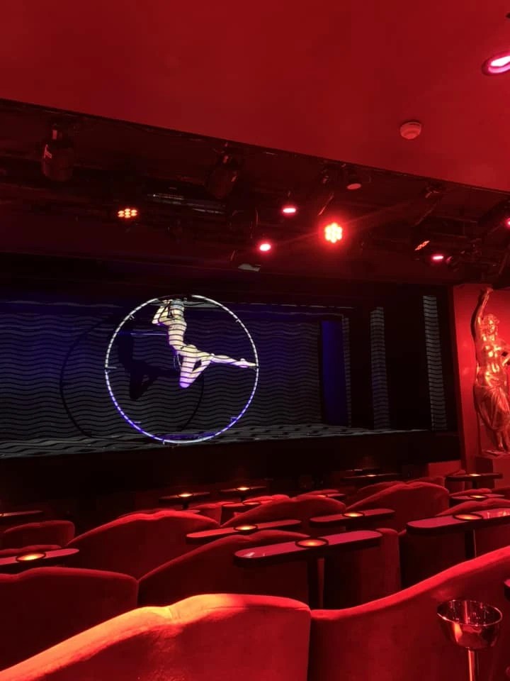 “Crazy Horse Paris” แห่งกรุงปารีส คาบาเรต์ระดับตำนานของฝรั่งเศส ที่