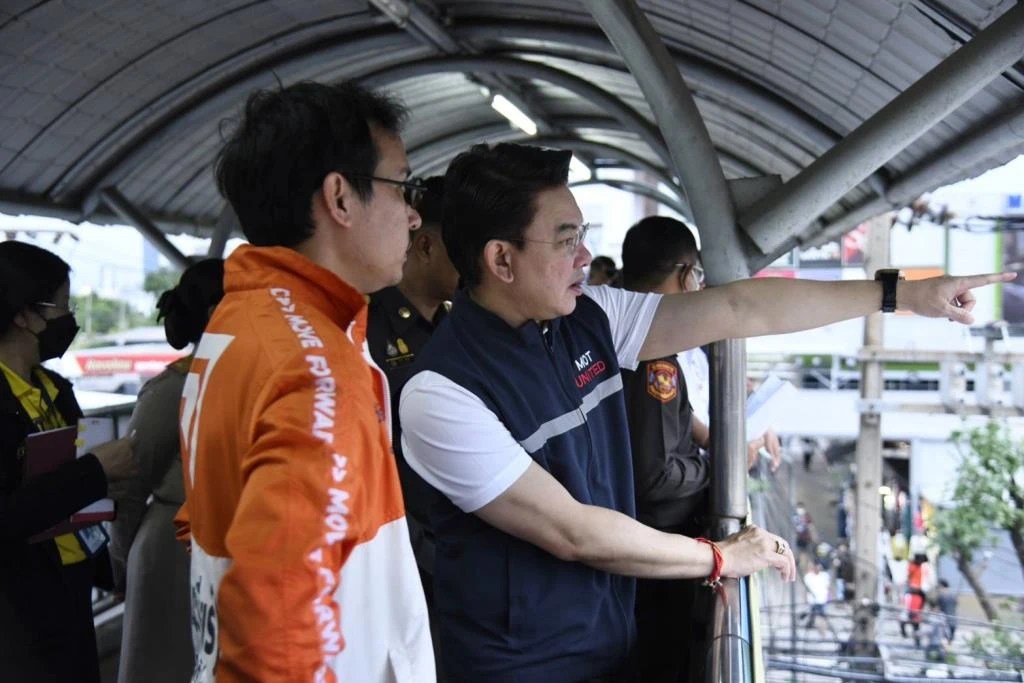 Transportation moves to organize public buses on Soksawat Road, rushes