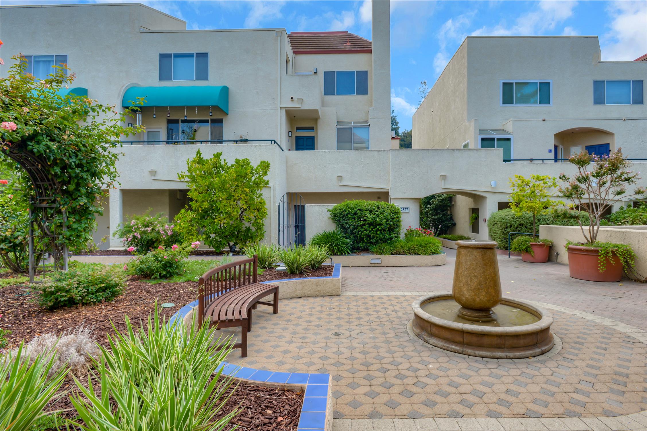 Downtown Palo Alto 2B/R 21/2 Bath Condo
