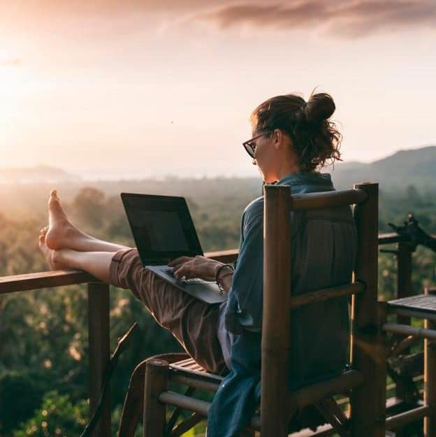Digital Nomad — Explained, Definition and Examples Metaverse Post