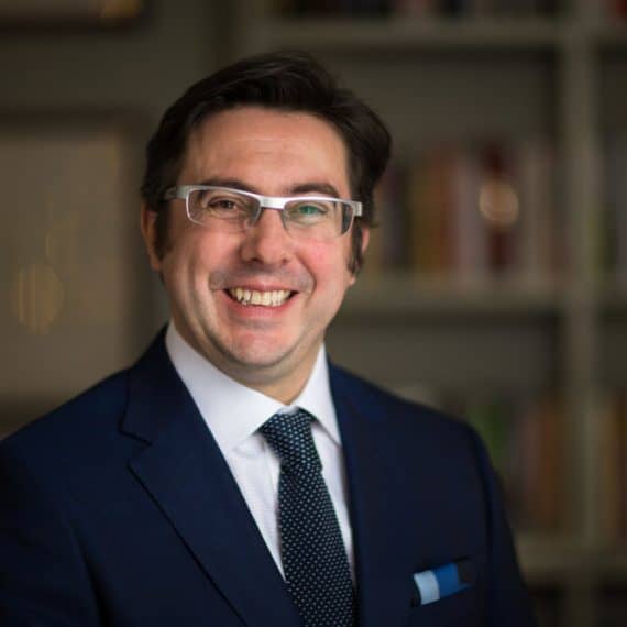 Andrew Hopkins, dyrektor generalny i założyciel Exscientia Metaverse Post