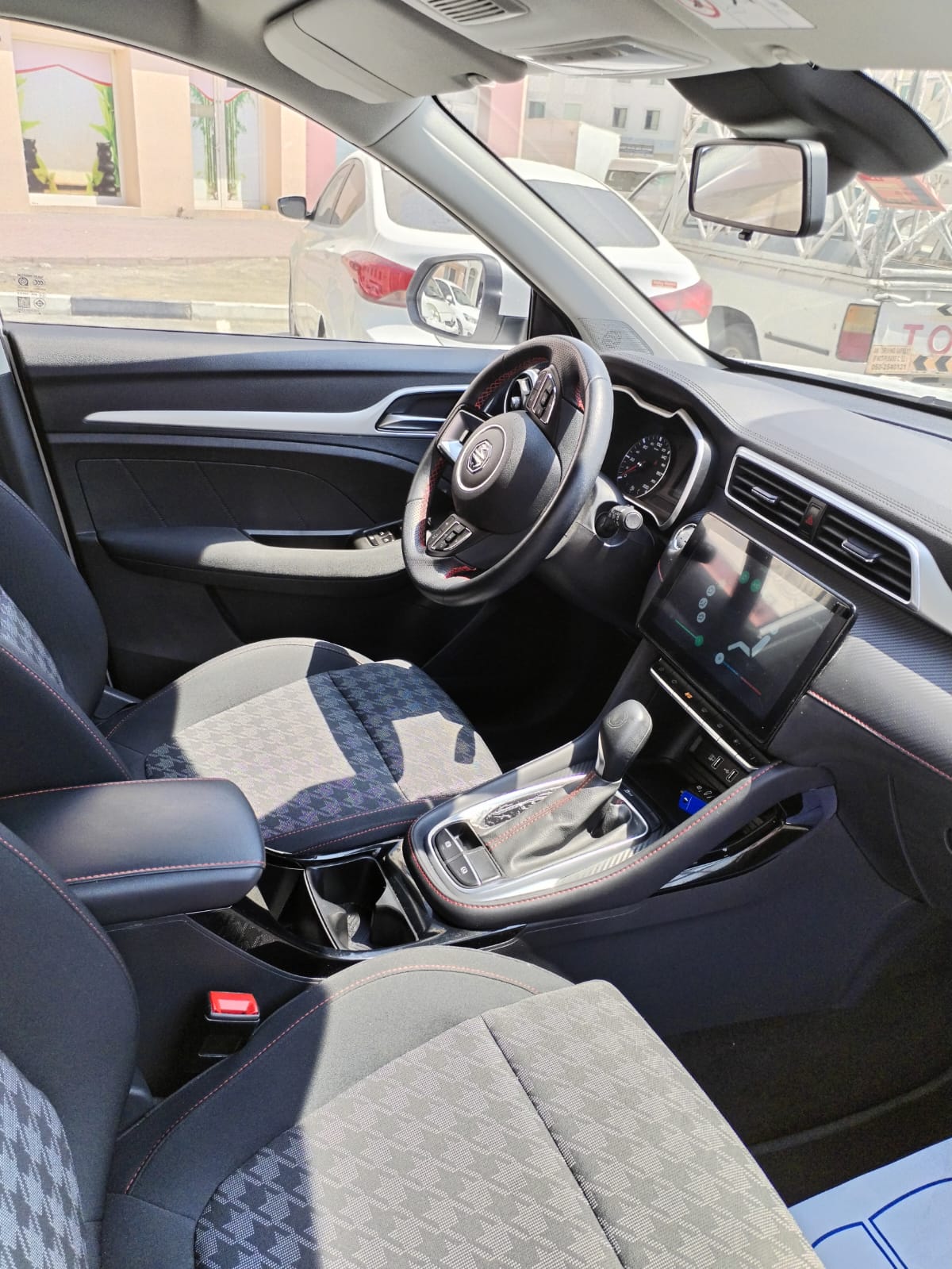 Rent MG ZS 2022 in Dubai, Compact SUV Mumtaz Rent A Car