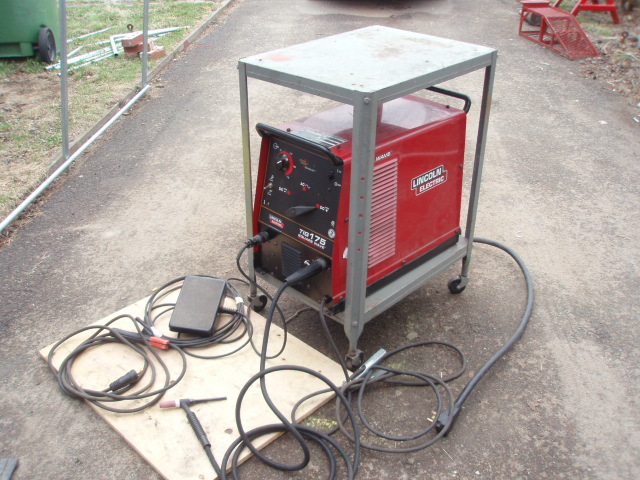 Soudeuse rod et TIG 175 Lincoln SqareWave 2011 220 volts