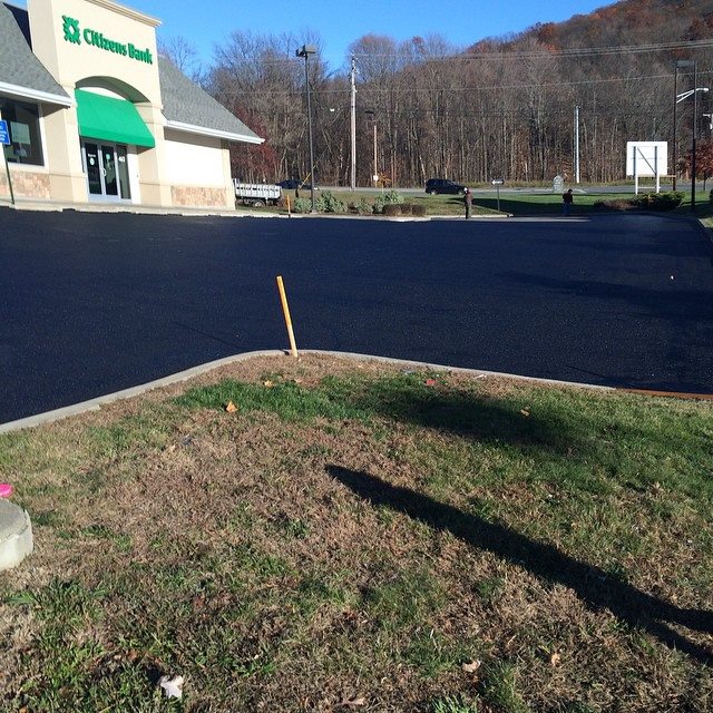 Why You Should Have Your Driveway Sealed Mr Blacktop Asphalt Paving