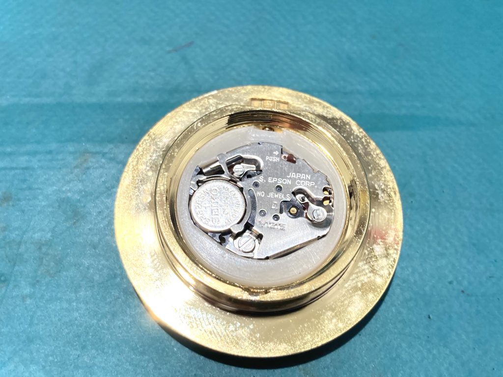 WEDGWOOD ウェッジウッド 置時計の電池交換