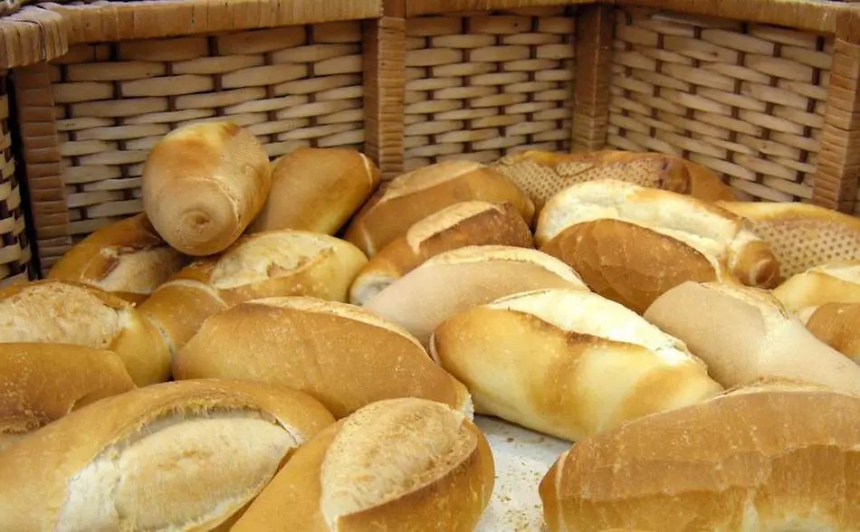 Why Does My Bread Have a Soggy Bottom? Tips for Perfectly Crisp Bread