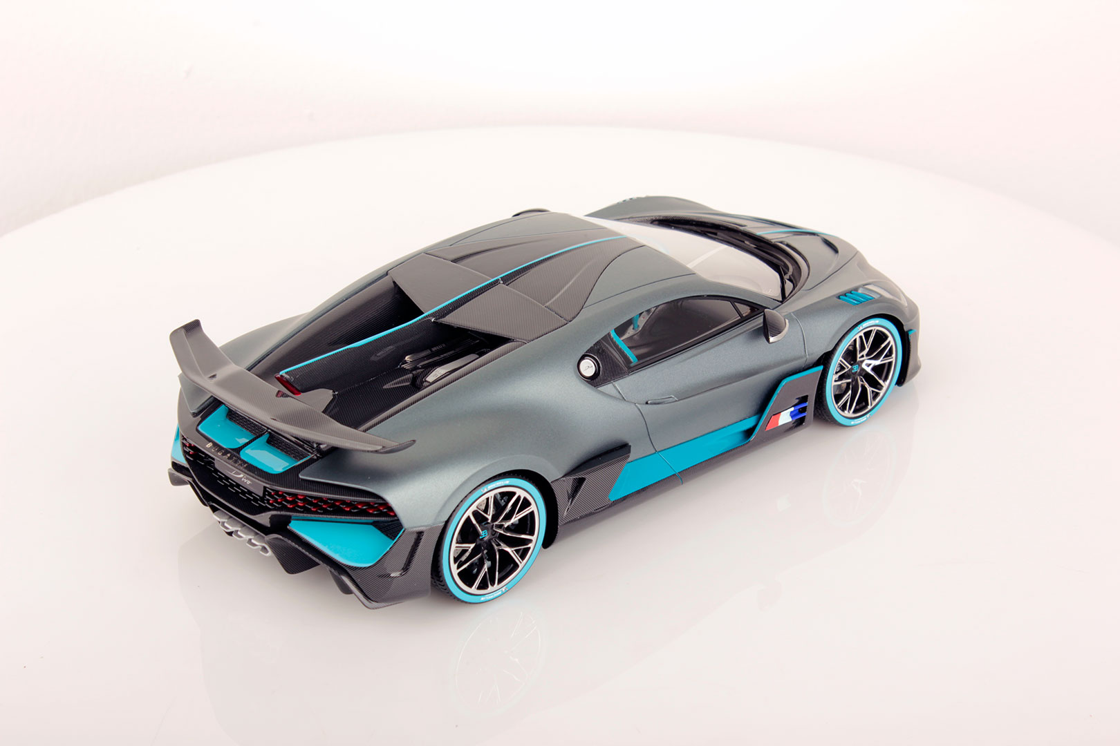 Bugatti Divo 118 MR Collection Models