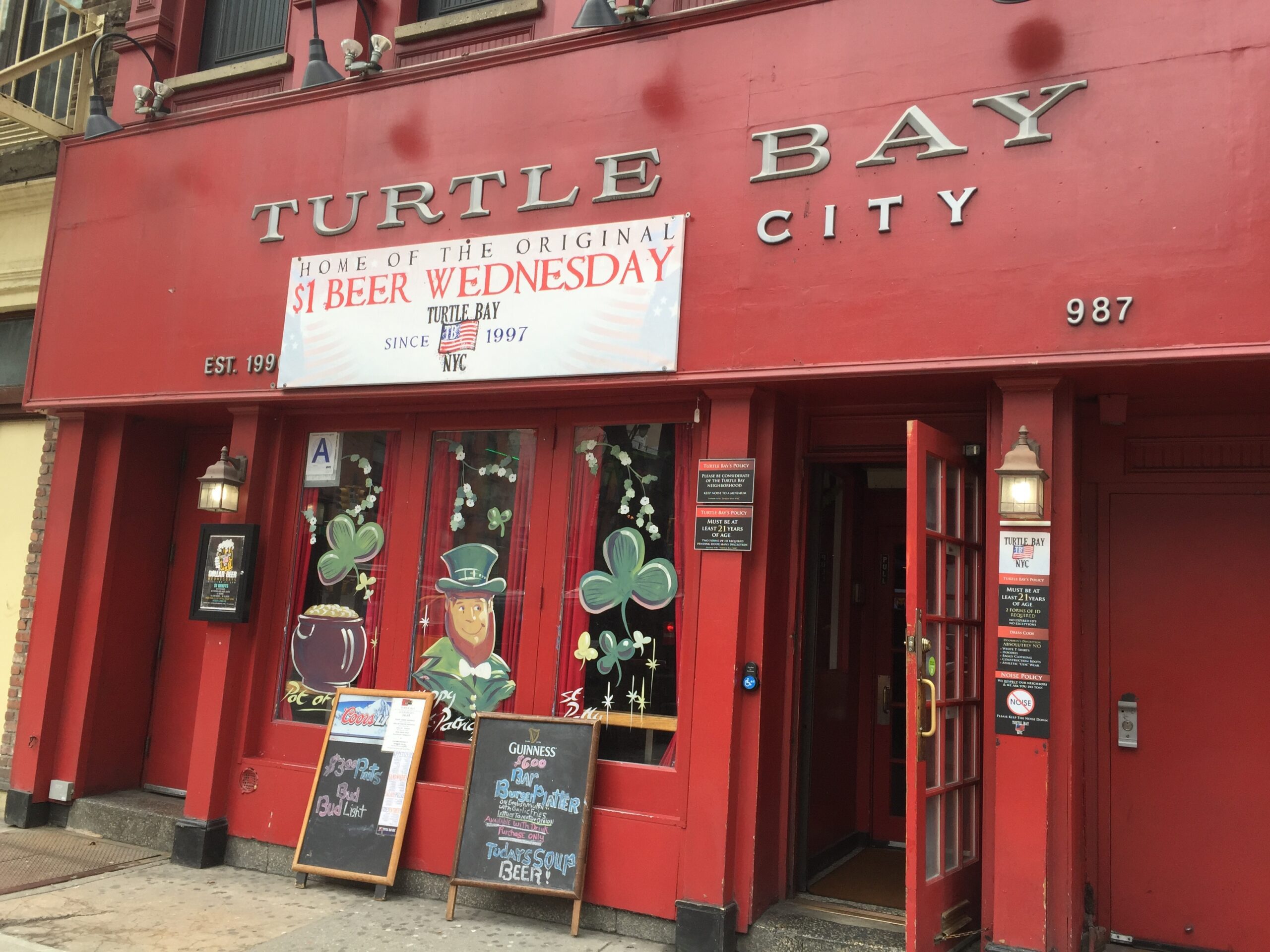 Turtle Bay Grill & Lounge Mr. Hipster