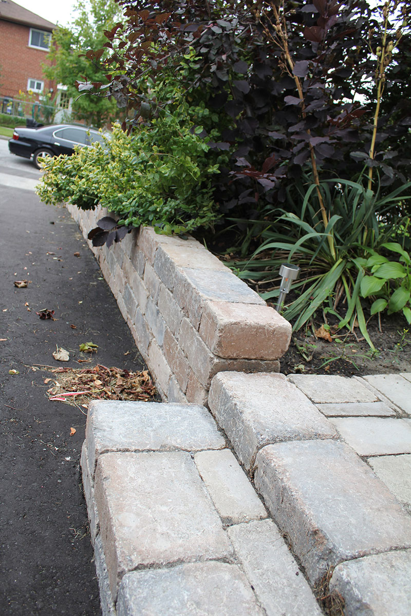 Unilock Brussels Block Dimensional (Desert Sand) Mr. Interlock