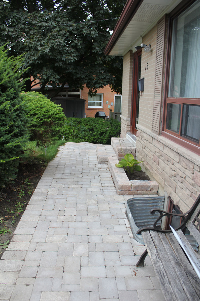 Unilock Brussels Block Dimensional (Desert Sand) Mr. Interlock