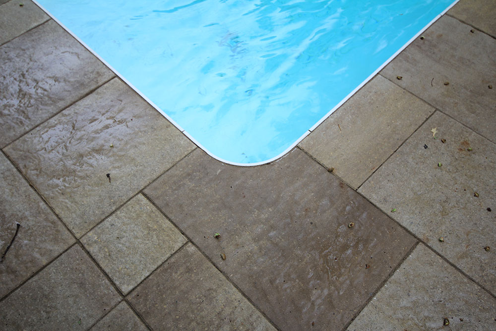 LANDSCAPING POOL DECK YONGE AND SHEPPARD (NORTH YORK) Mr. Interlock