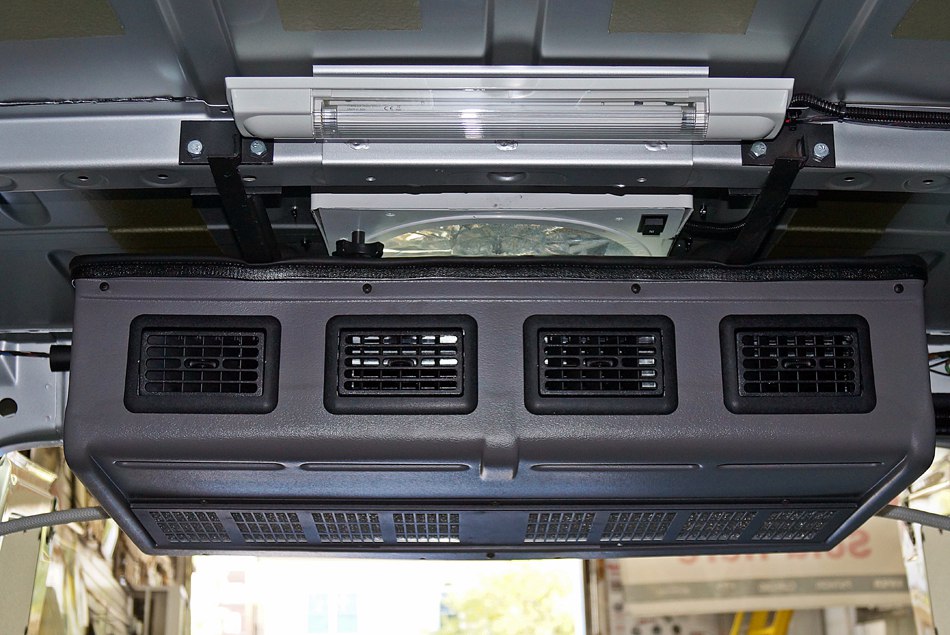 2012 MERCEDES SPRINTER CAN REAR AIR CONDITIONING UNIT, EXHAUST FANS