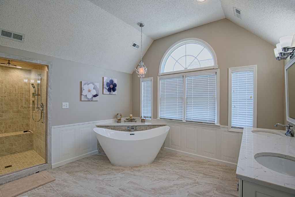 Bathroom Repair & Remodel MRM Construction, LLC