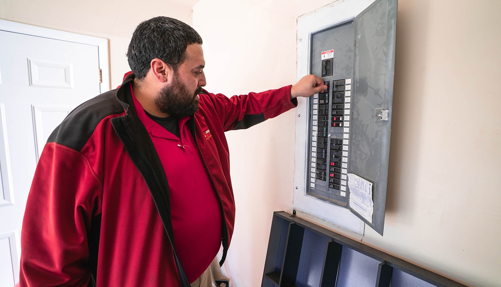 Indianapolis Electrician Mister Quik Home ServicesMister Quik Home