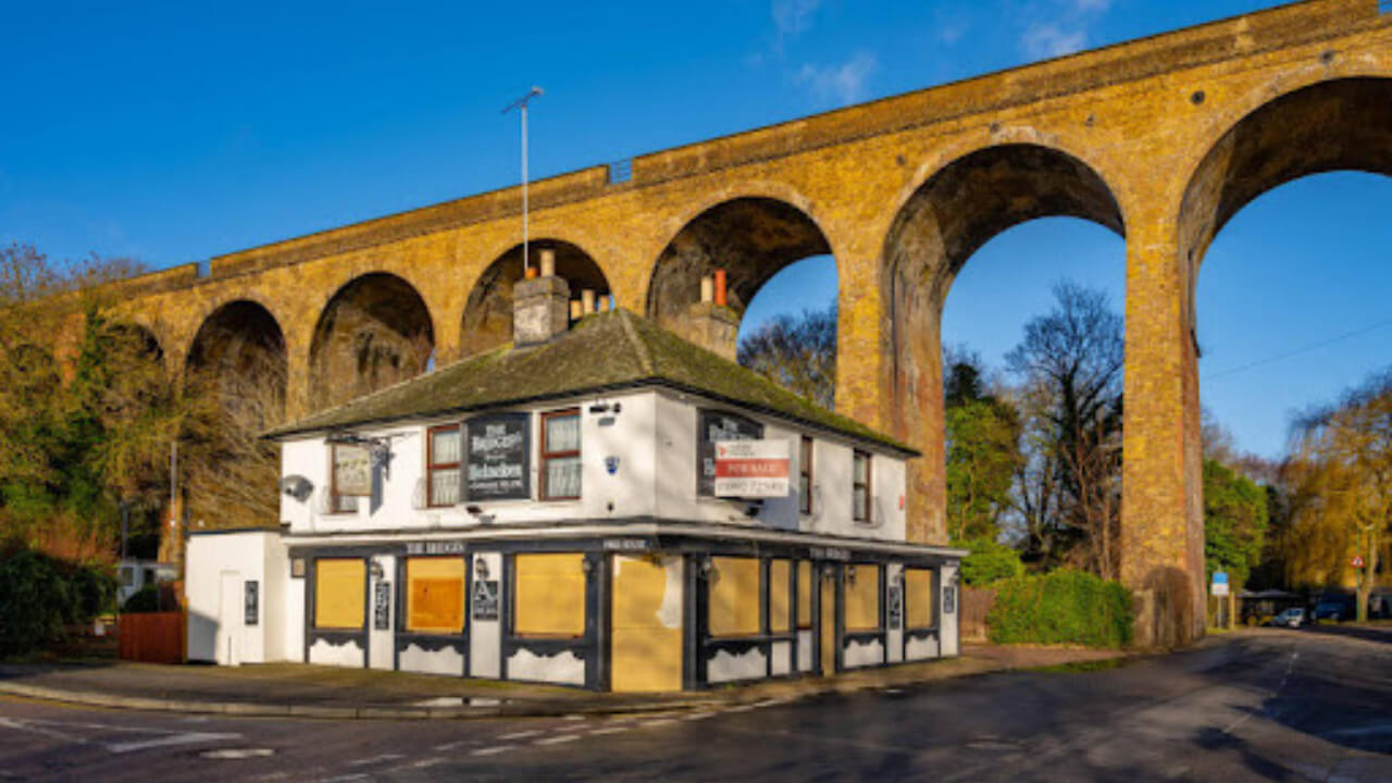 Horton Kirby Floor Sanding, Floorboards Restoration & Parquet Repair DA4