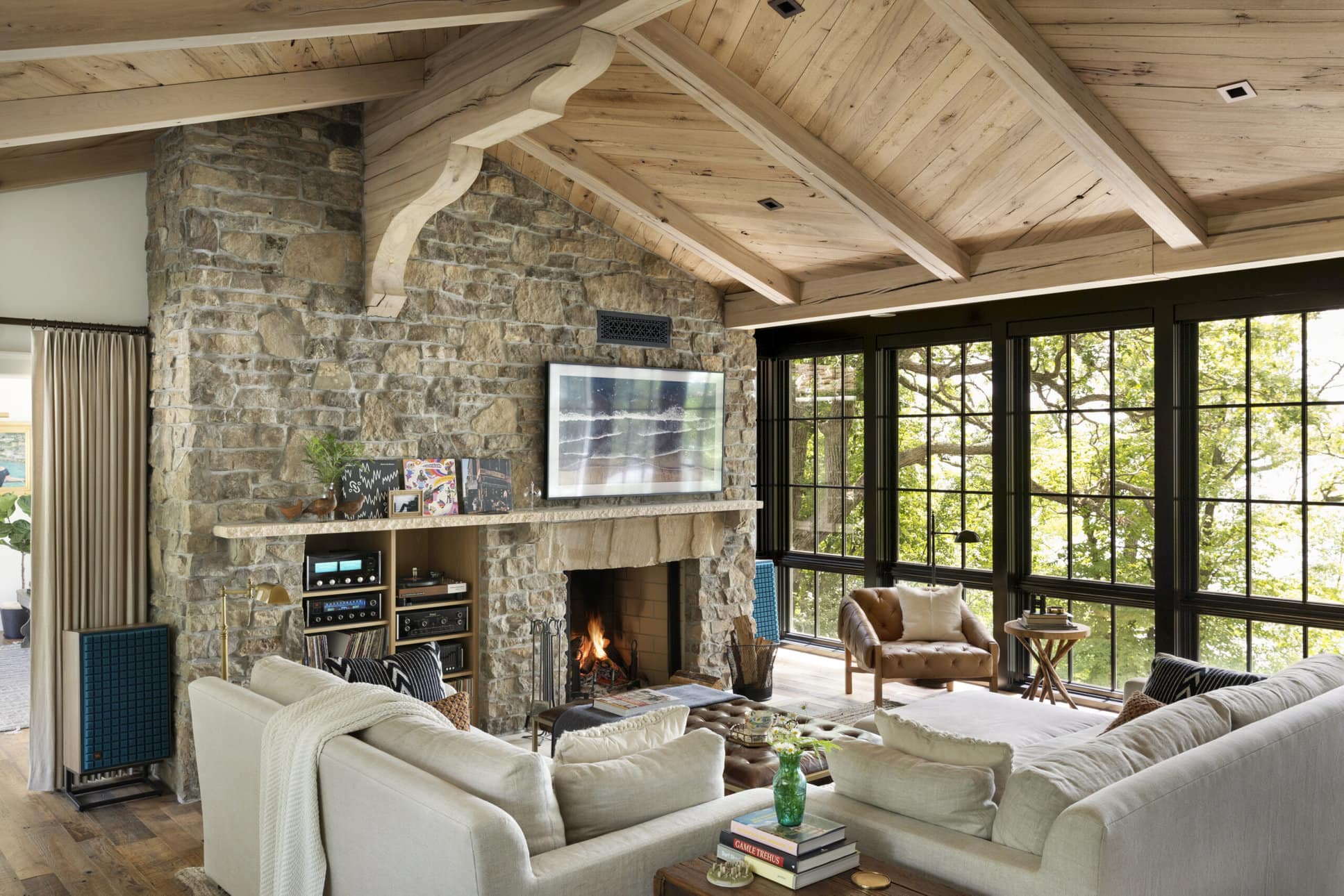 5 Easy Steps to Install a Reclaimed Wood Ceiling
