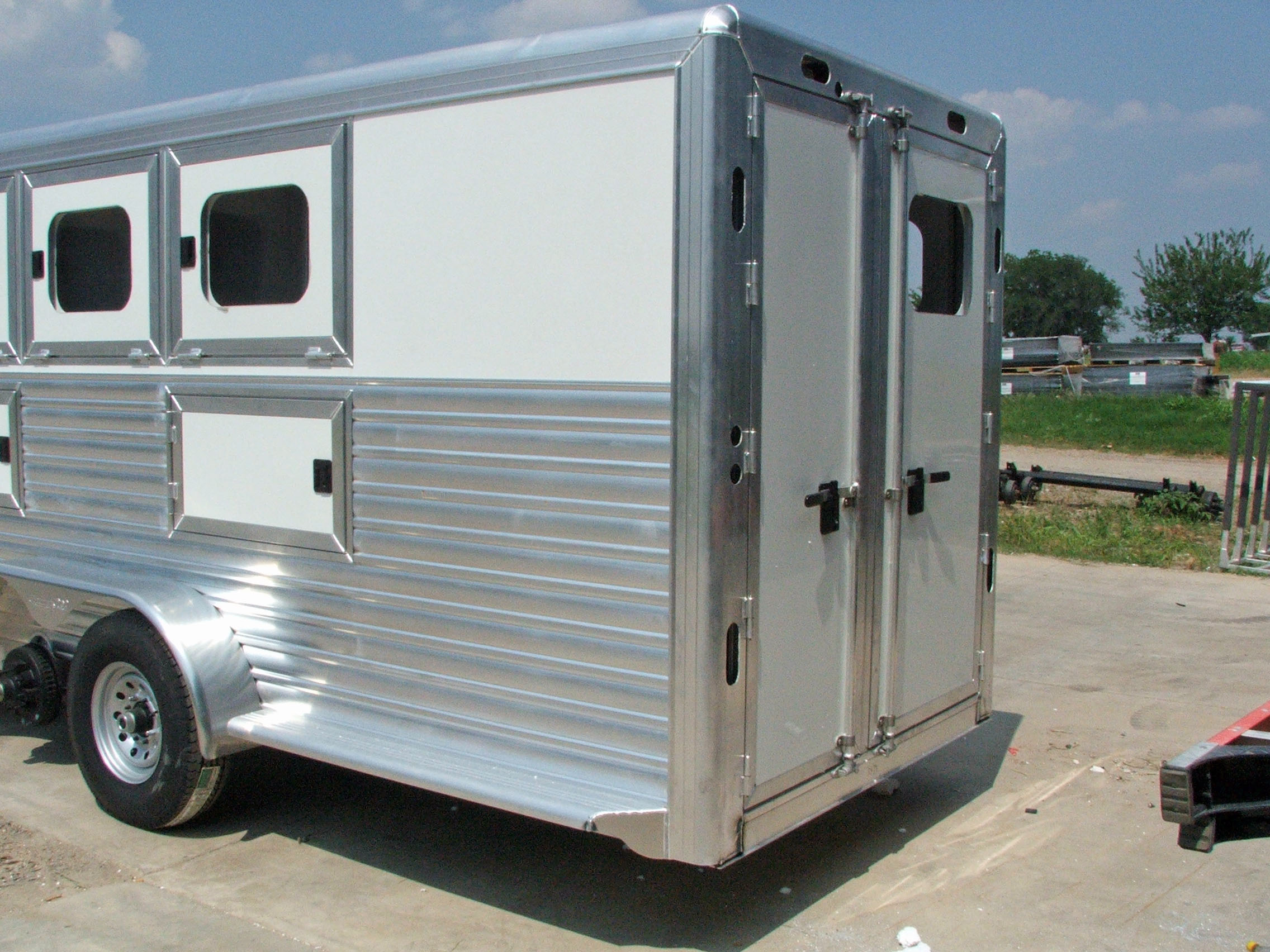 Cimarron Custom Aluminum Horse Trailers made in USA MrTrailer Reviews
