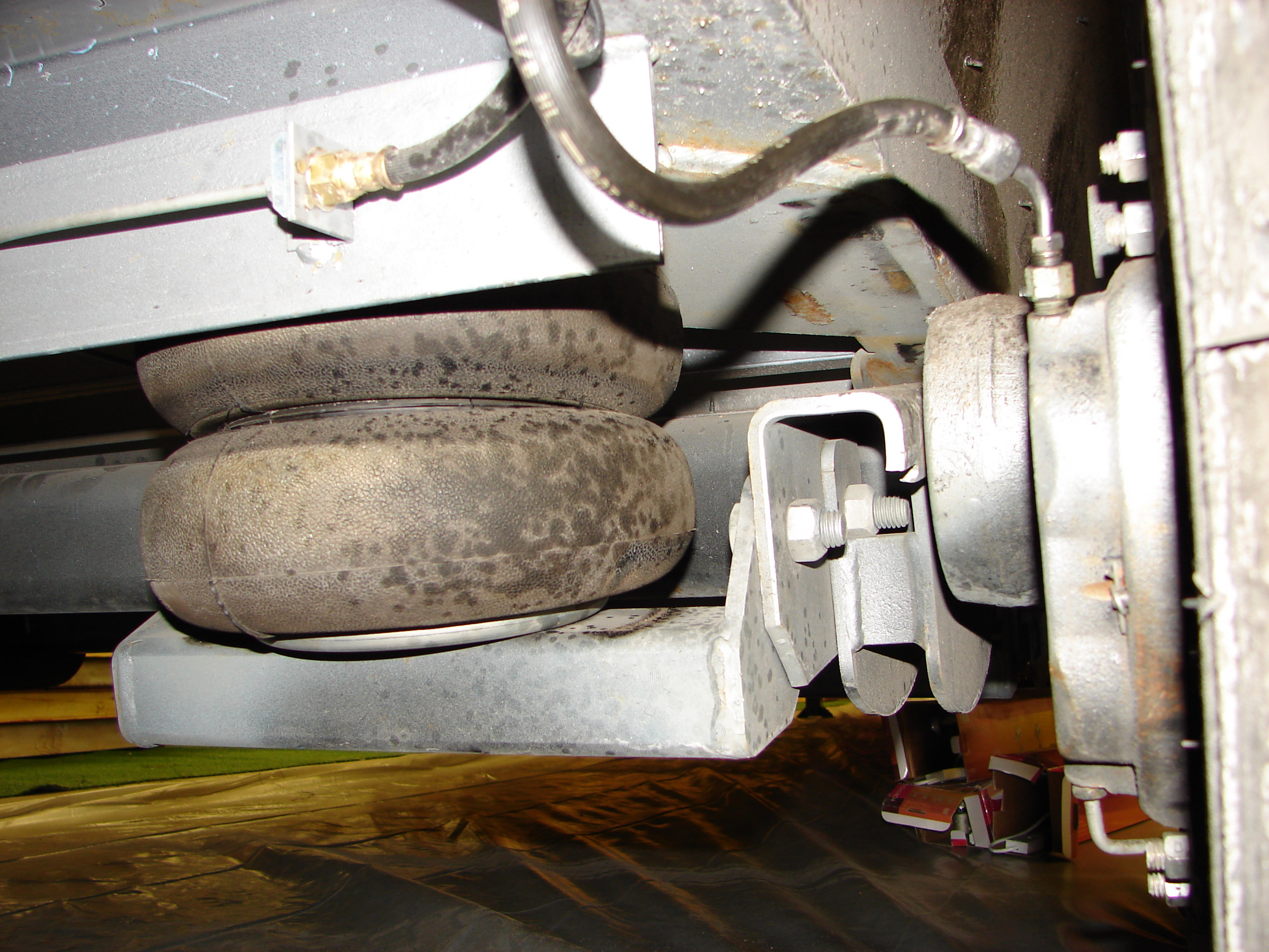 Airbagged Trailer Axles MrTrailer Reviews Trucks Towing Trailers and