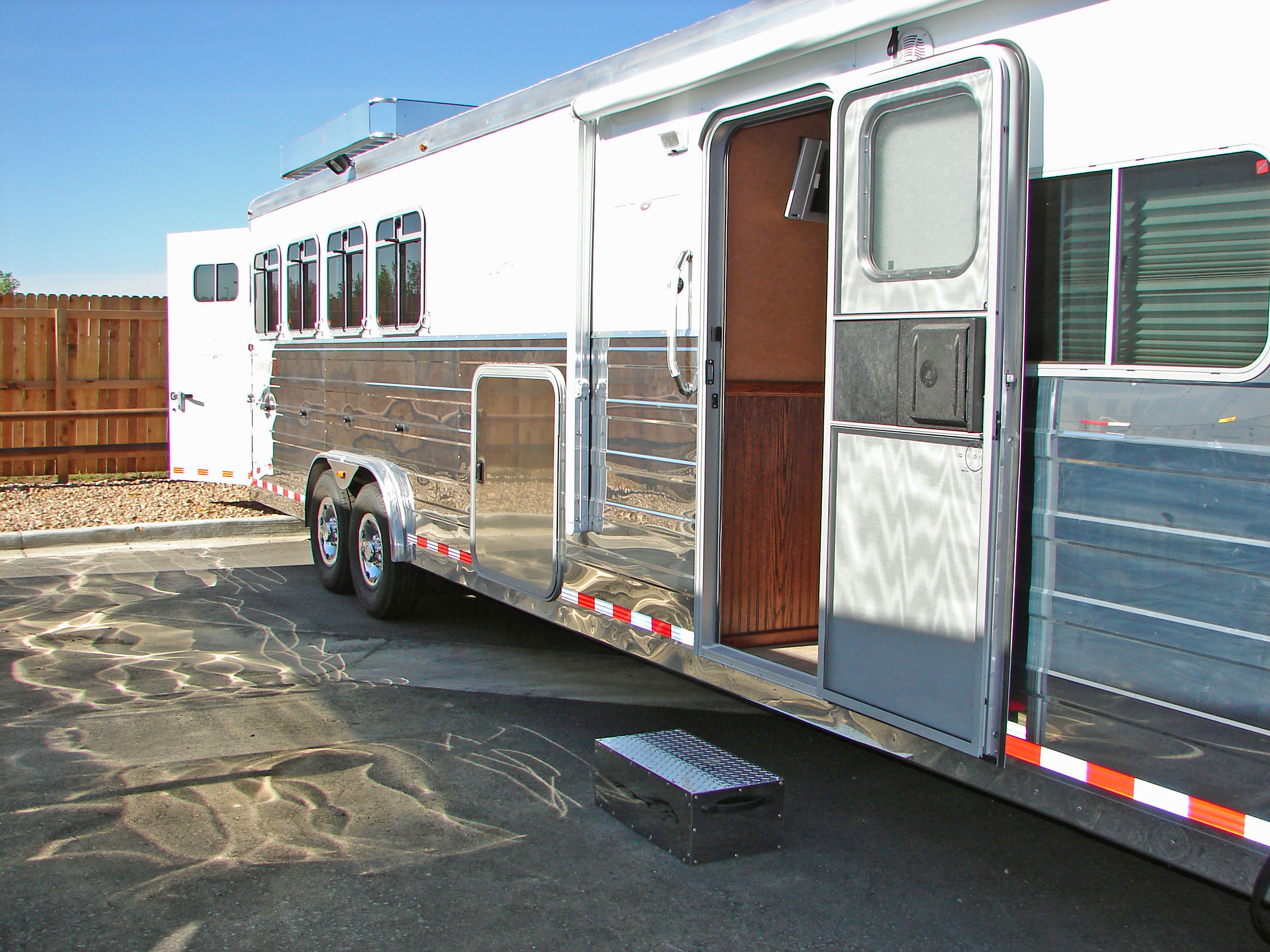 Logan Coach Horse Trailers, Stock Trailers