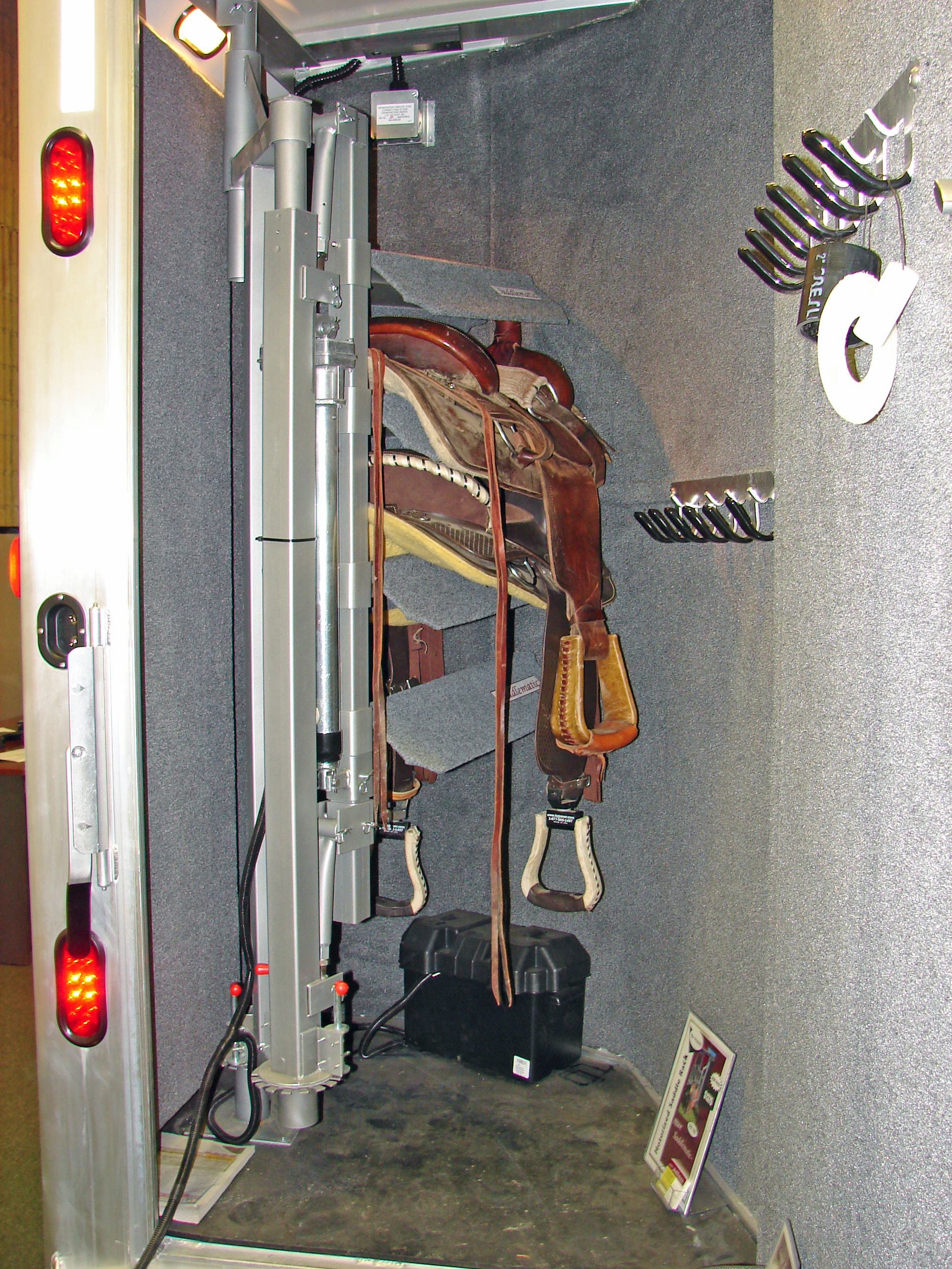 Electric Saddle Rack Saddlematic Review MrTrailer