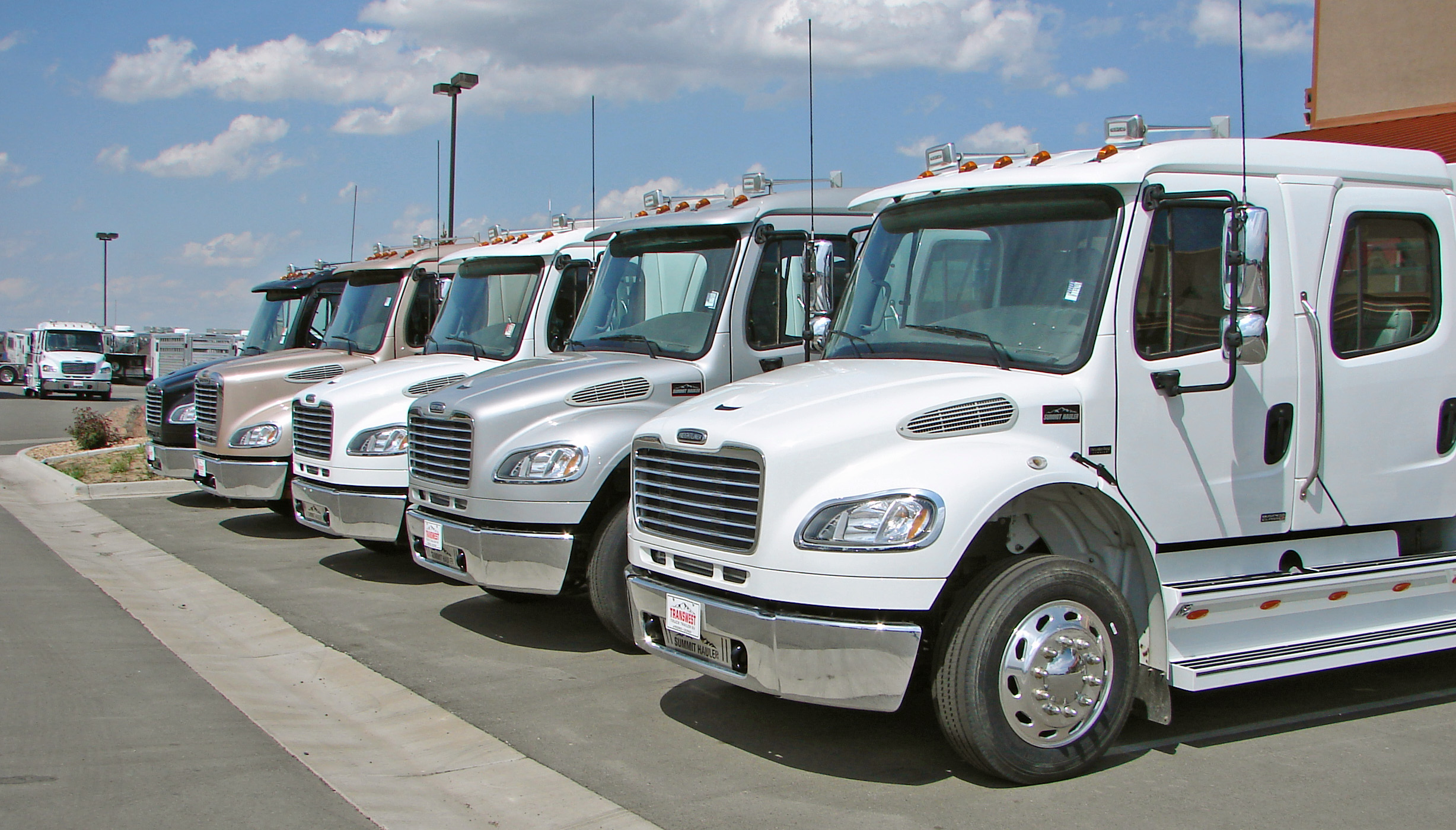 Freightliner Summit Hauler Conversion MrTrailer Reviews Trucks