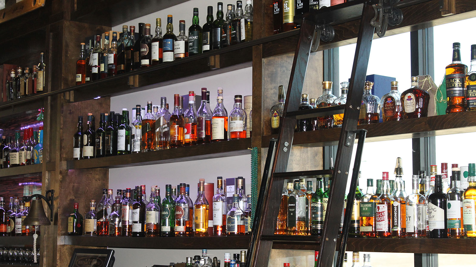 Best Whisky Bars in Ankeny, Iowa