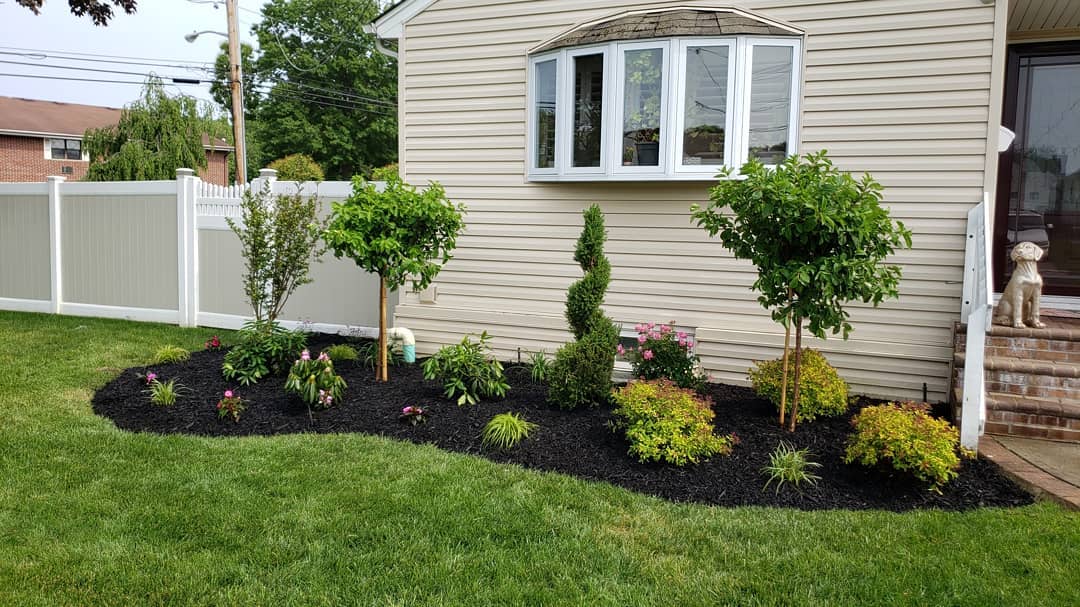 Garden, Landscape & Flower Bed Maintenance Suffolk County Long Island