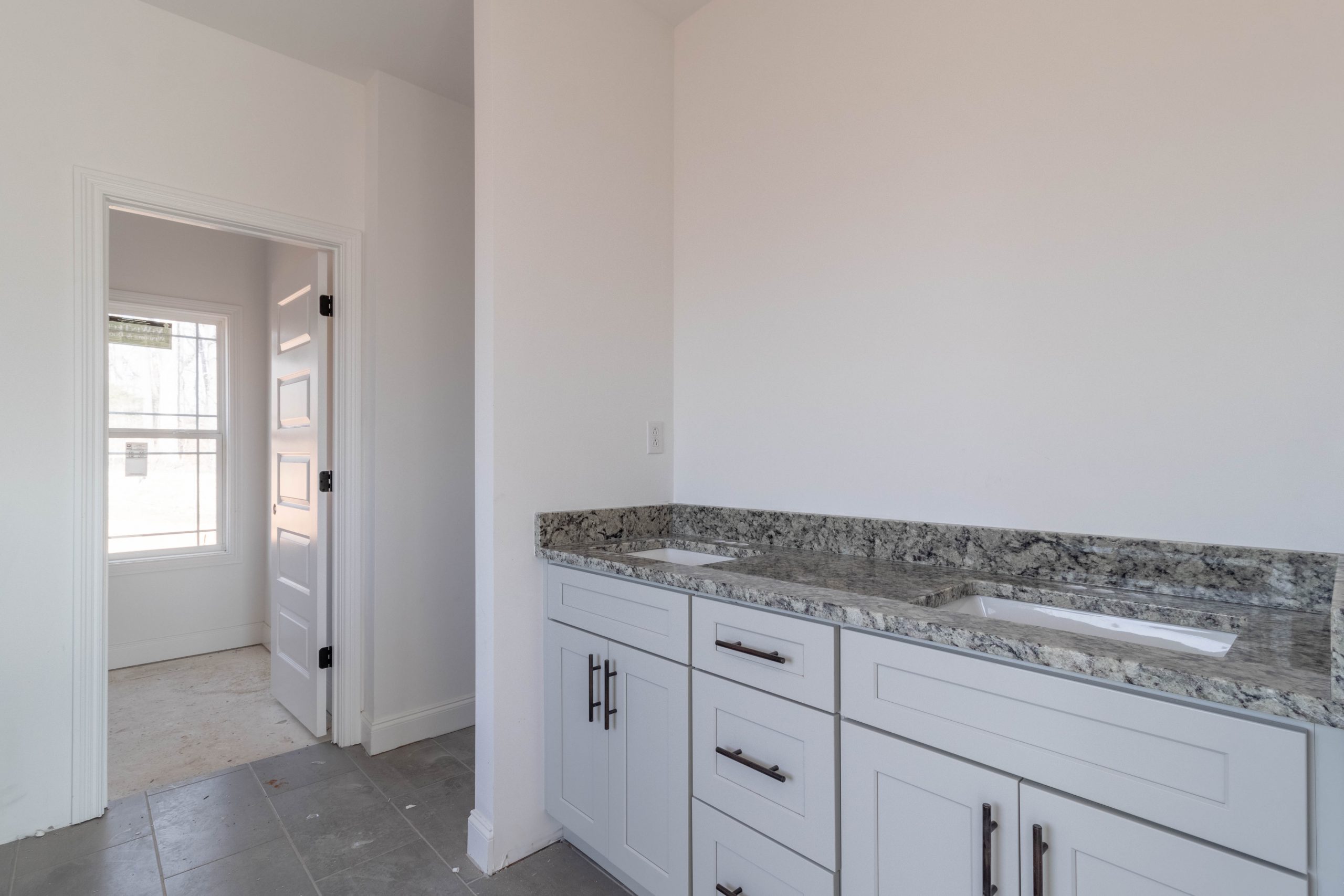 1436 Hickory Point Rd. MidState Investments Clarksville, TN