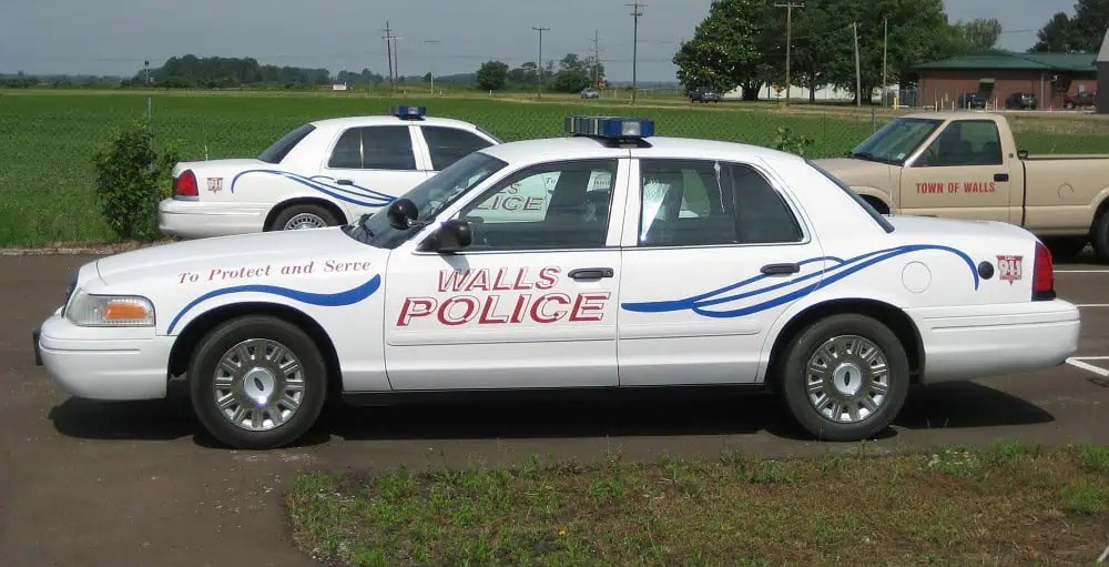 Former Walls police chief indicted for selling vehicles he seized