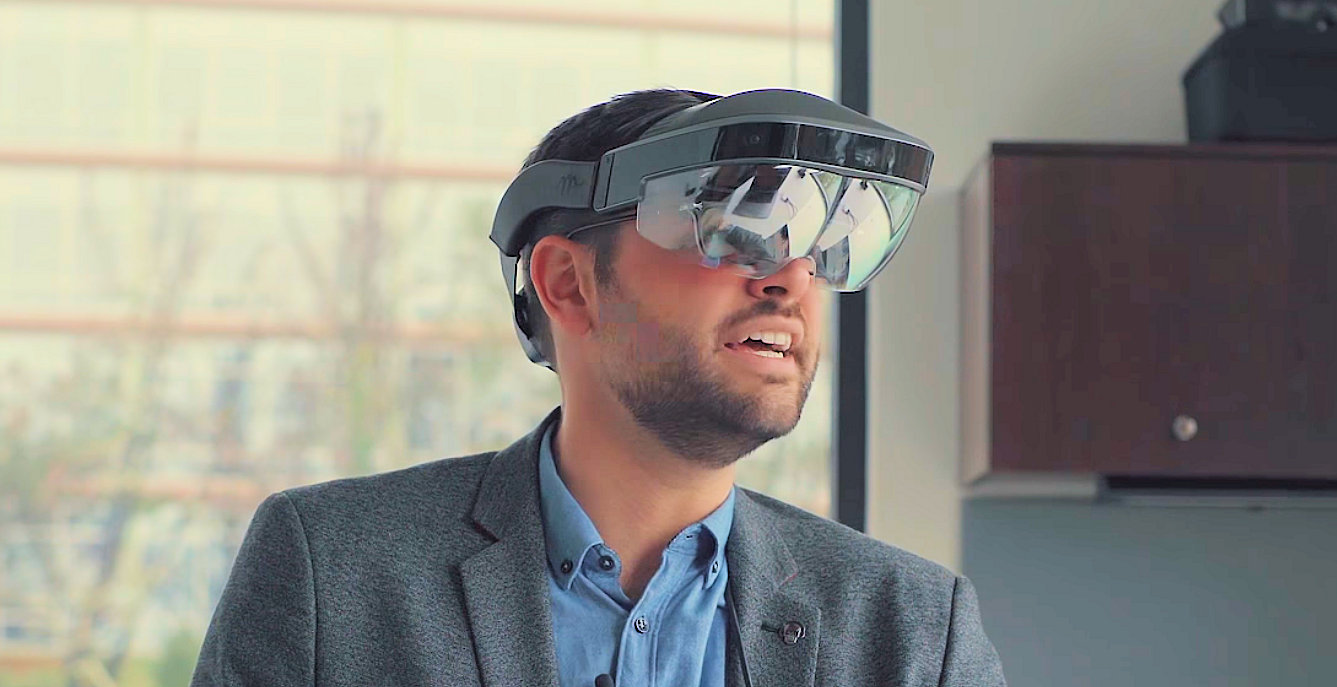 Meta 2 Augmented Reality headset with 90 degree FoV finally ships, but