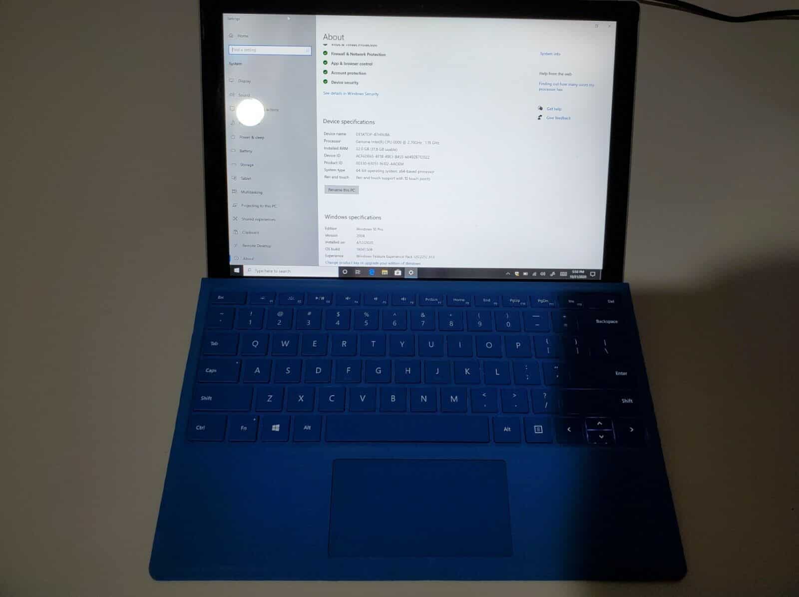 Lộ diện Surface Pro 8 trên eBay với cấu hình CPU và RAM