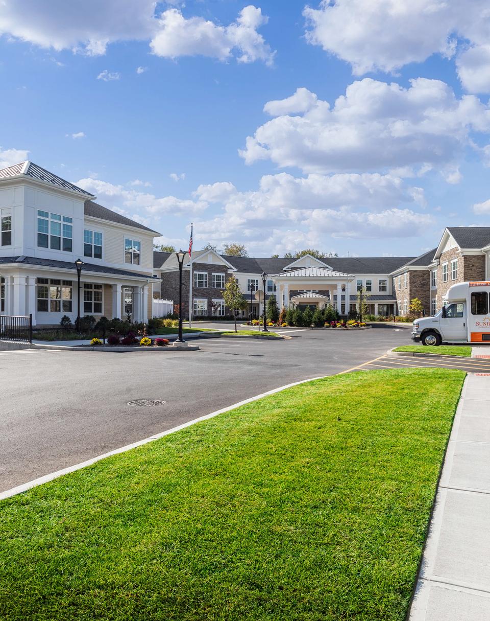 Activities & Dining Sunrise Senior Living Franklin Lakes, NJ
