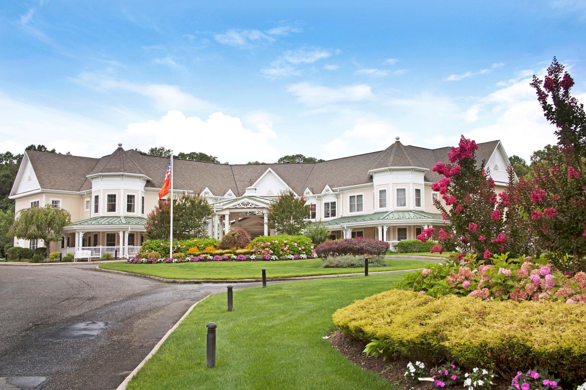 Assisted Senior Living in Dix Hills, NY Sunrise of Dix Hills