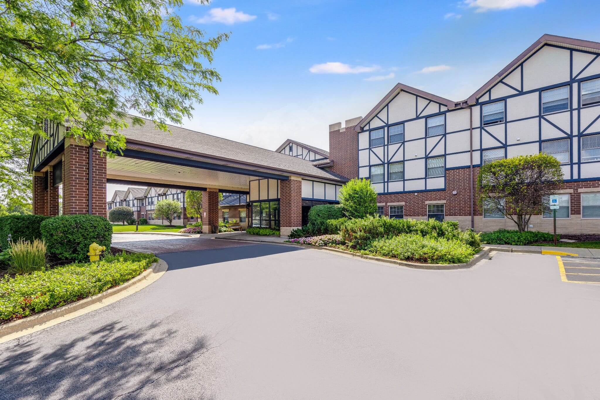 Rooms & Amenities Sunrise Villa Olympia Fields, IL