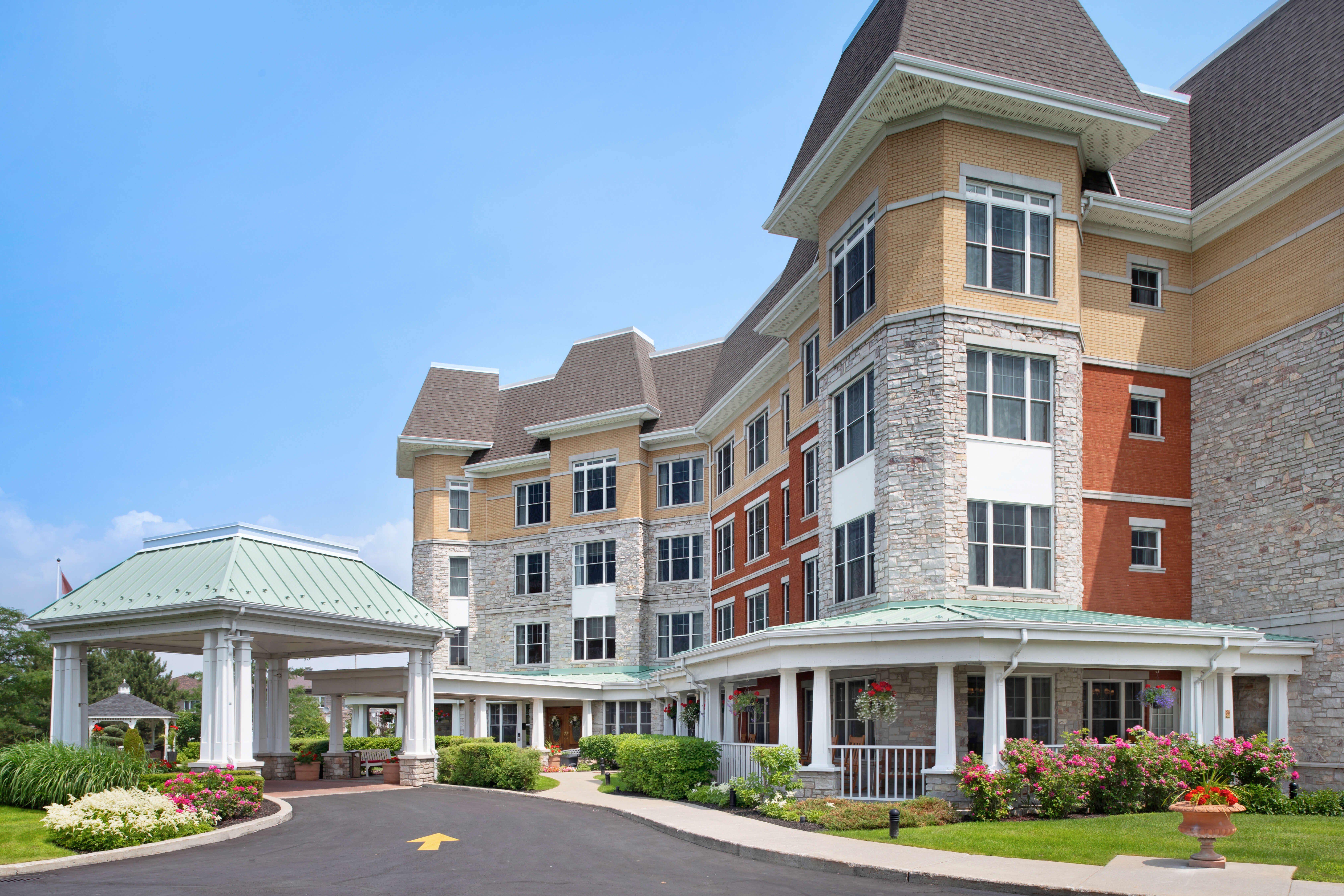 Virtual Tour & Photo Gallery Sunrise of Dollard des Ormeaux, QC