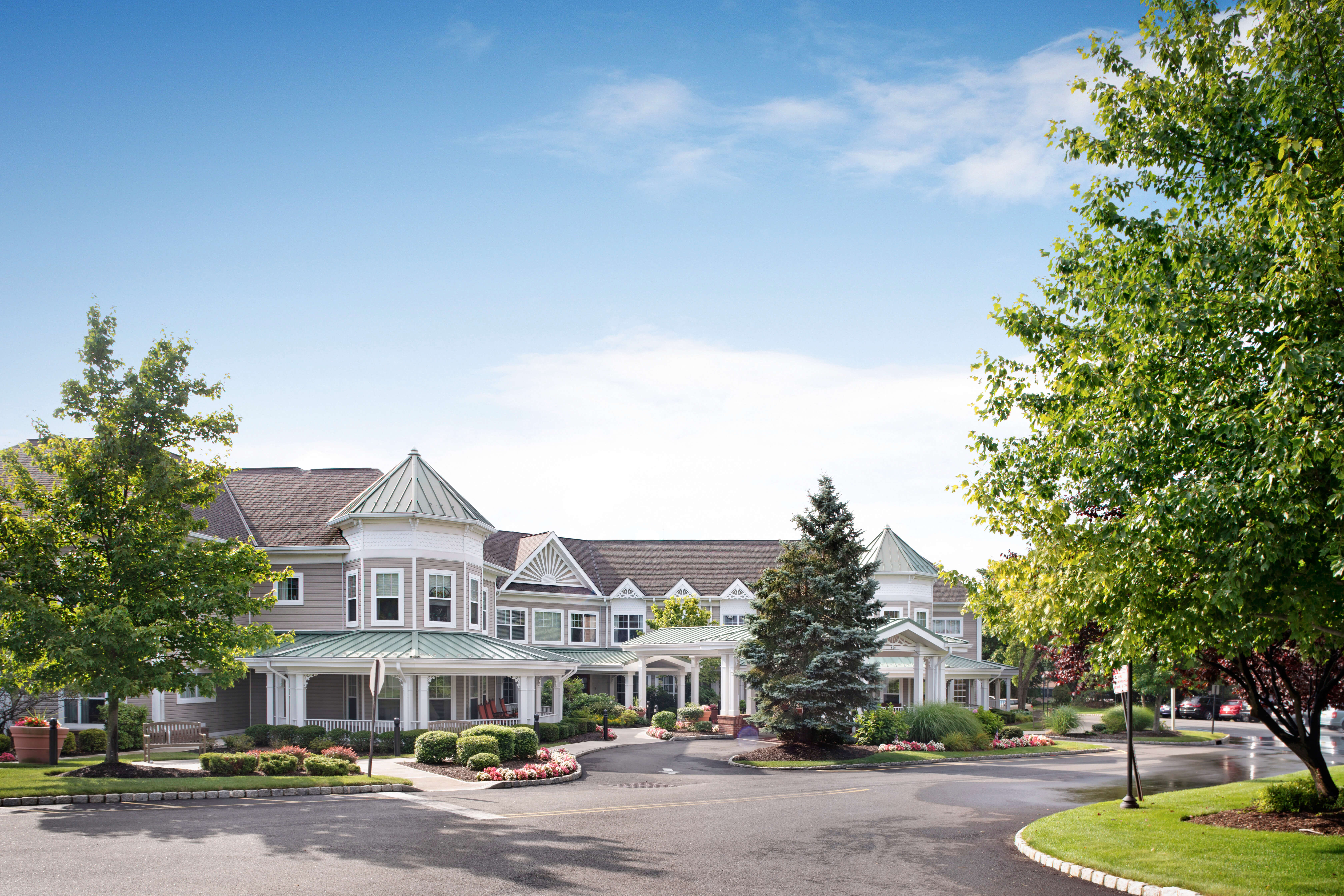 Assisted Senior Living in Woodcliff Lake, NJ Sunrise of Woodcliff Lake