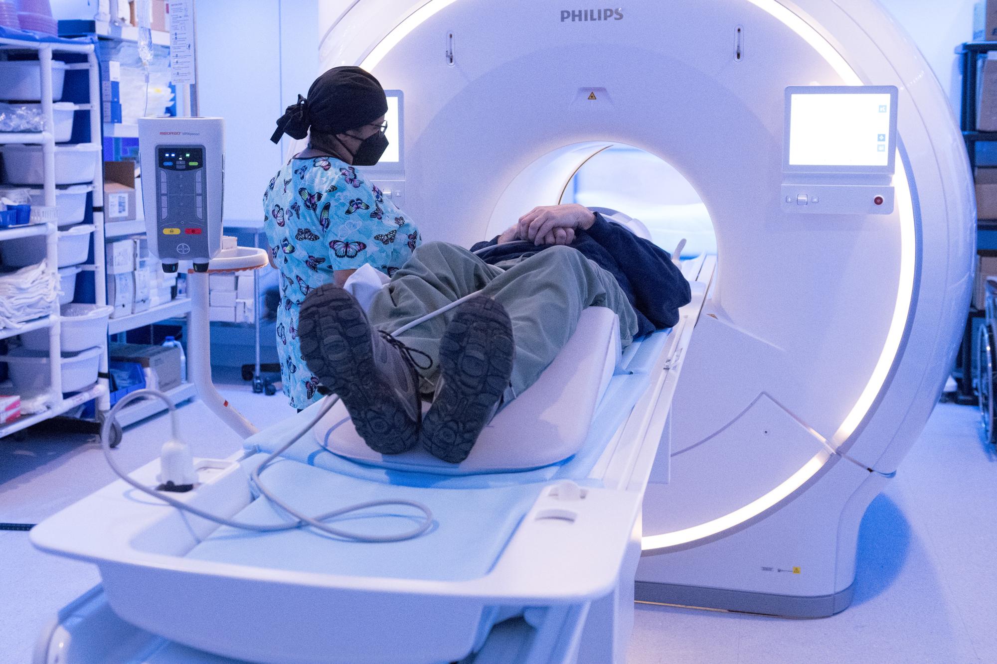 Mercy Acquires New Philips Ingenia Elition 3T MRI Machine Dr. Brad