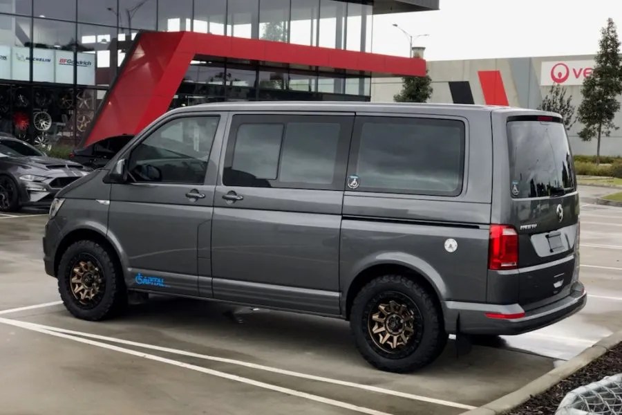 VW TRANSPORTER with FUEL COVERT 18X9 BRONZE wheels