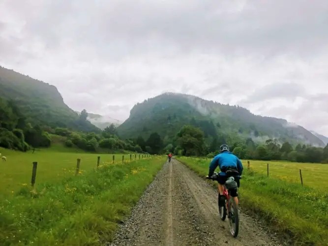 Best Waterproof MTB Gloves for Winter and Wet Rides