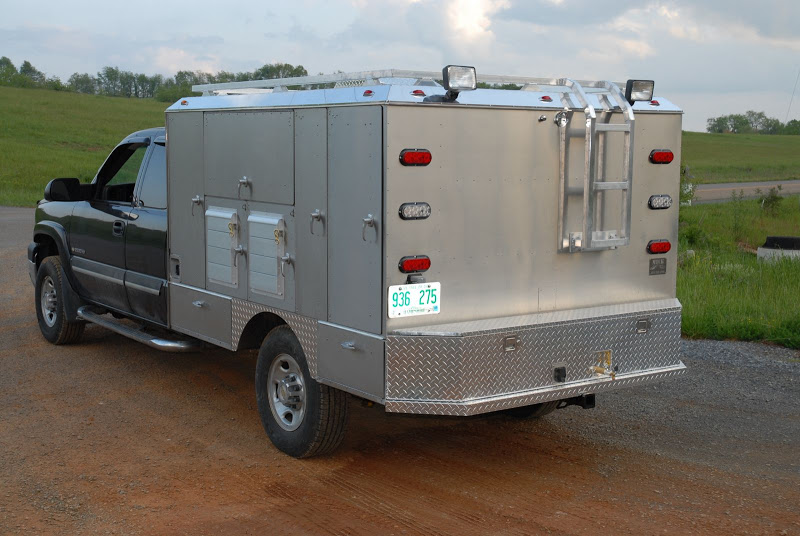 Chassis Mount Mountaintop Custom Kennels