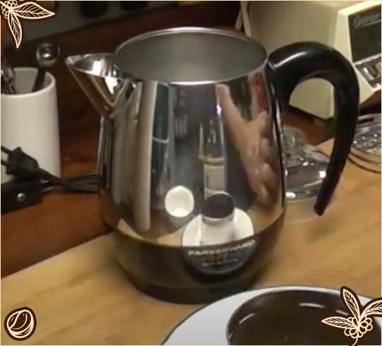 How to Clean Farberware Coffee Maker in Just 5 Minutes? - Mountain Lyon