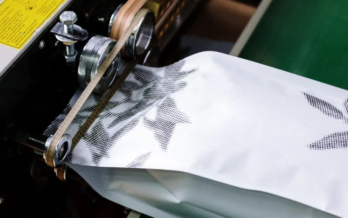 Nitrogen Flushing vs. Vacuum Sealing Which Is Best For Storing Coffee?