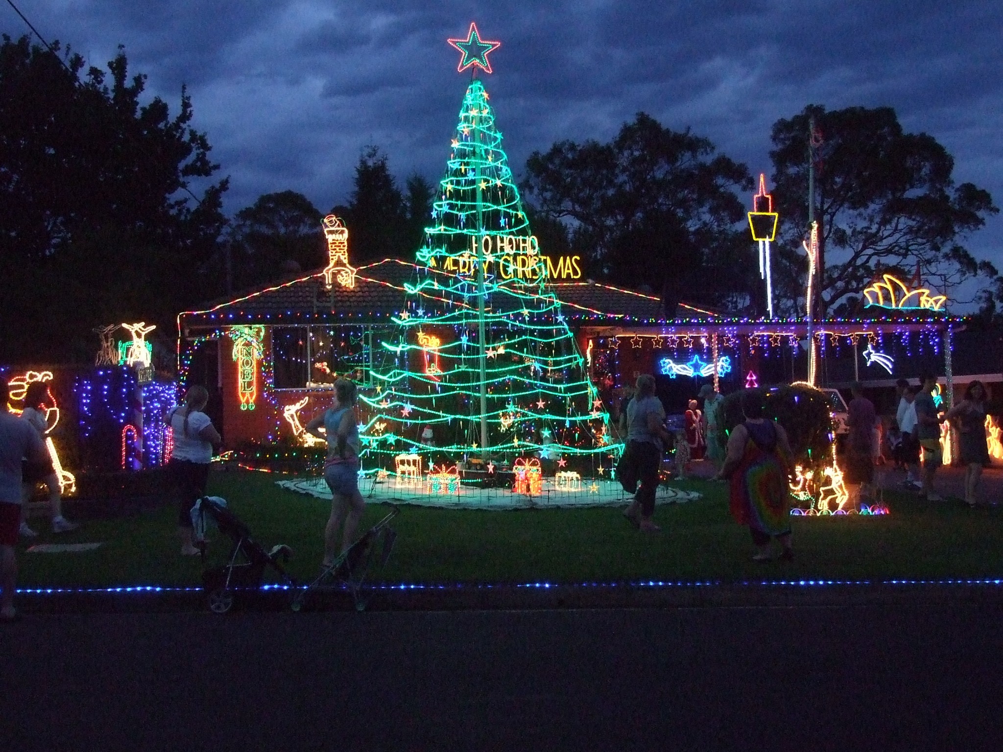 CHRISTMAS LIGHTS DISPLAY Mount Riverview Rural Fire Brigade