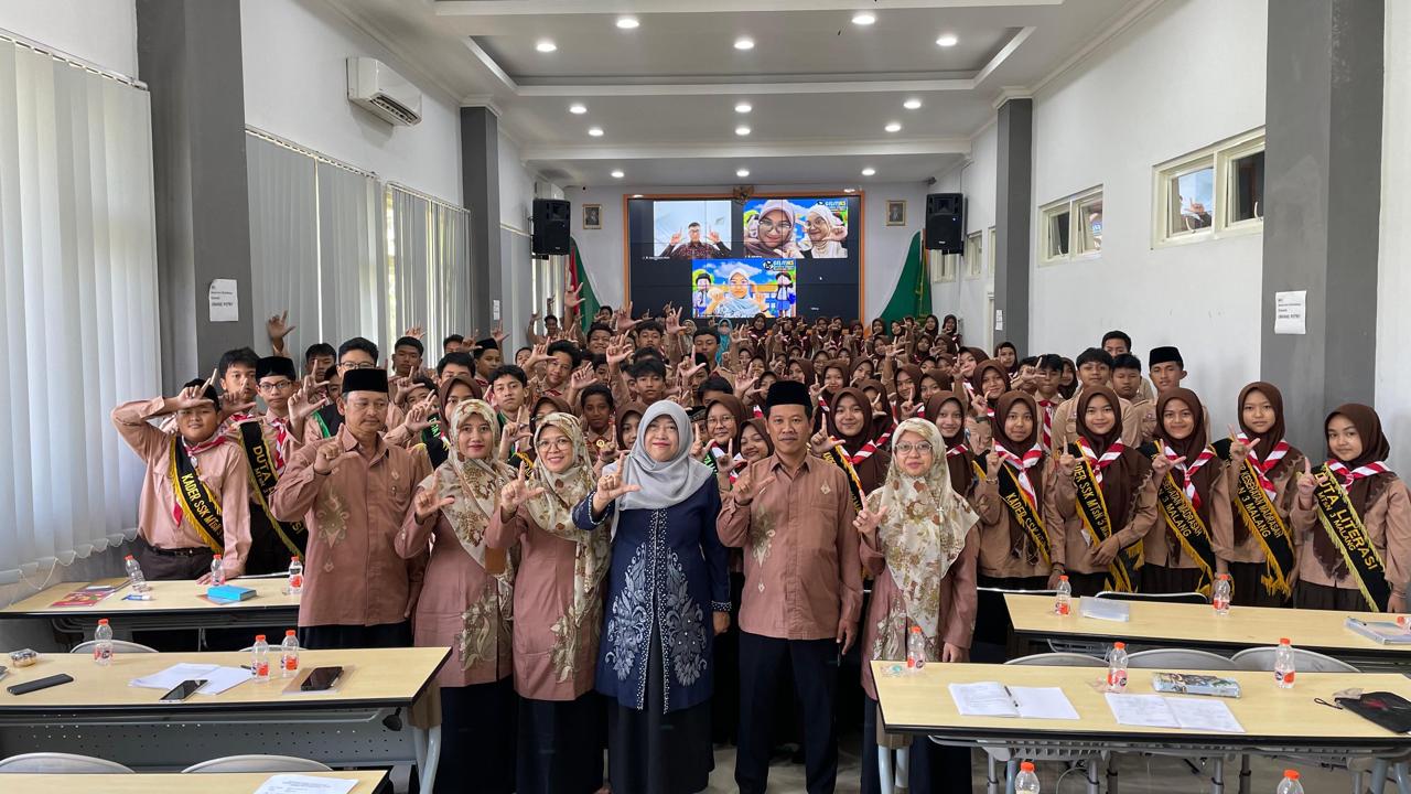 Kader SSK MTsN 3 Malang Dukung Penuh Gelar GELITIKS (Gerakan Literasi Keamanan Siber : Bersama Aman di Ruang Siber