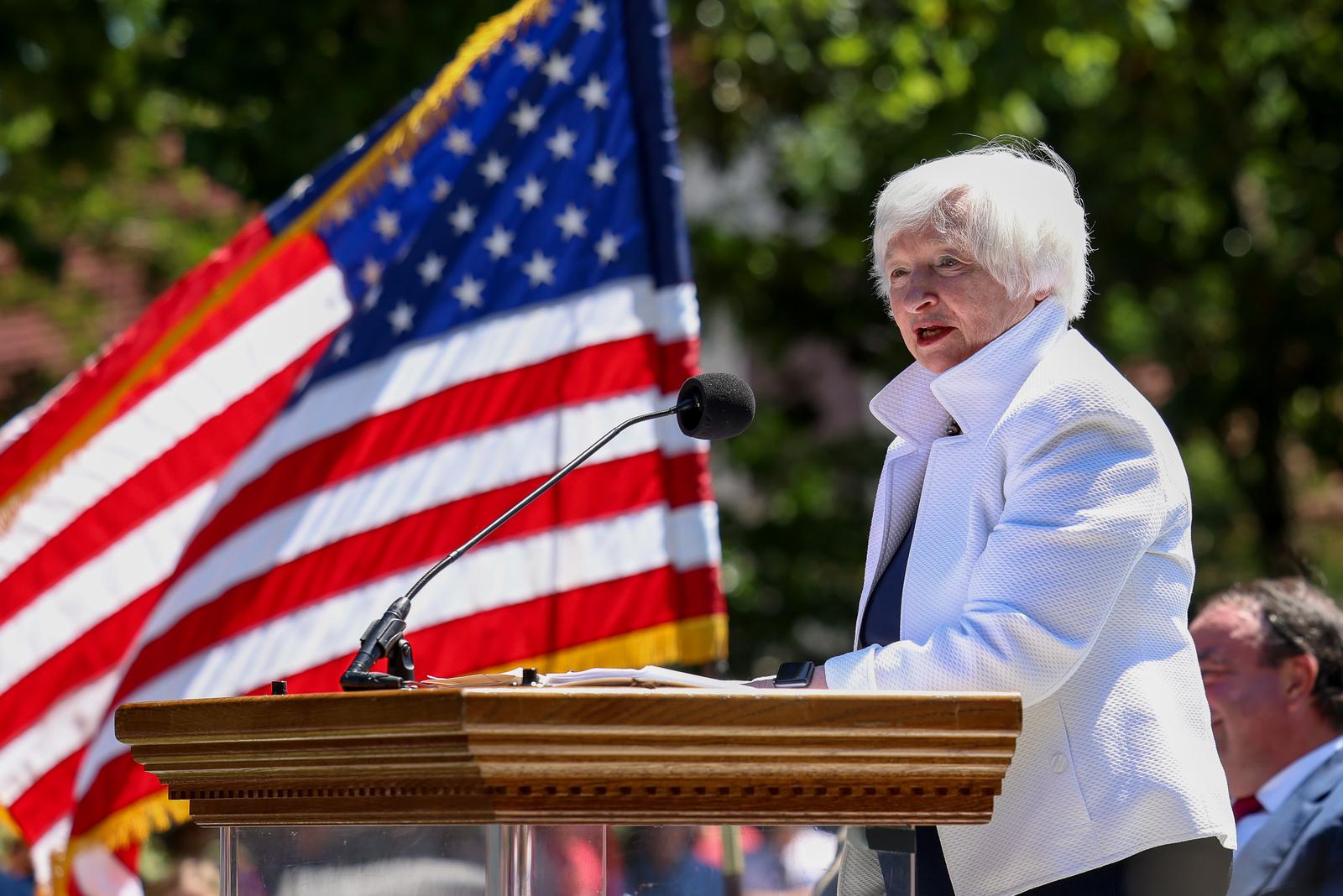 U.S. Secretary of the Treasury Yellen Washington's Mount(01)