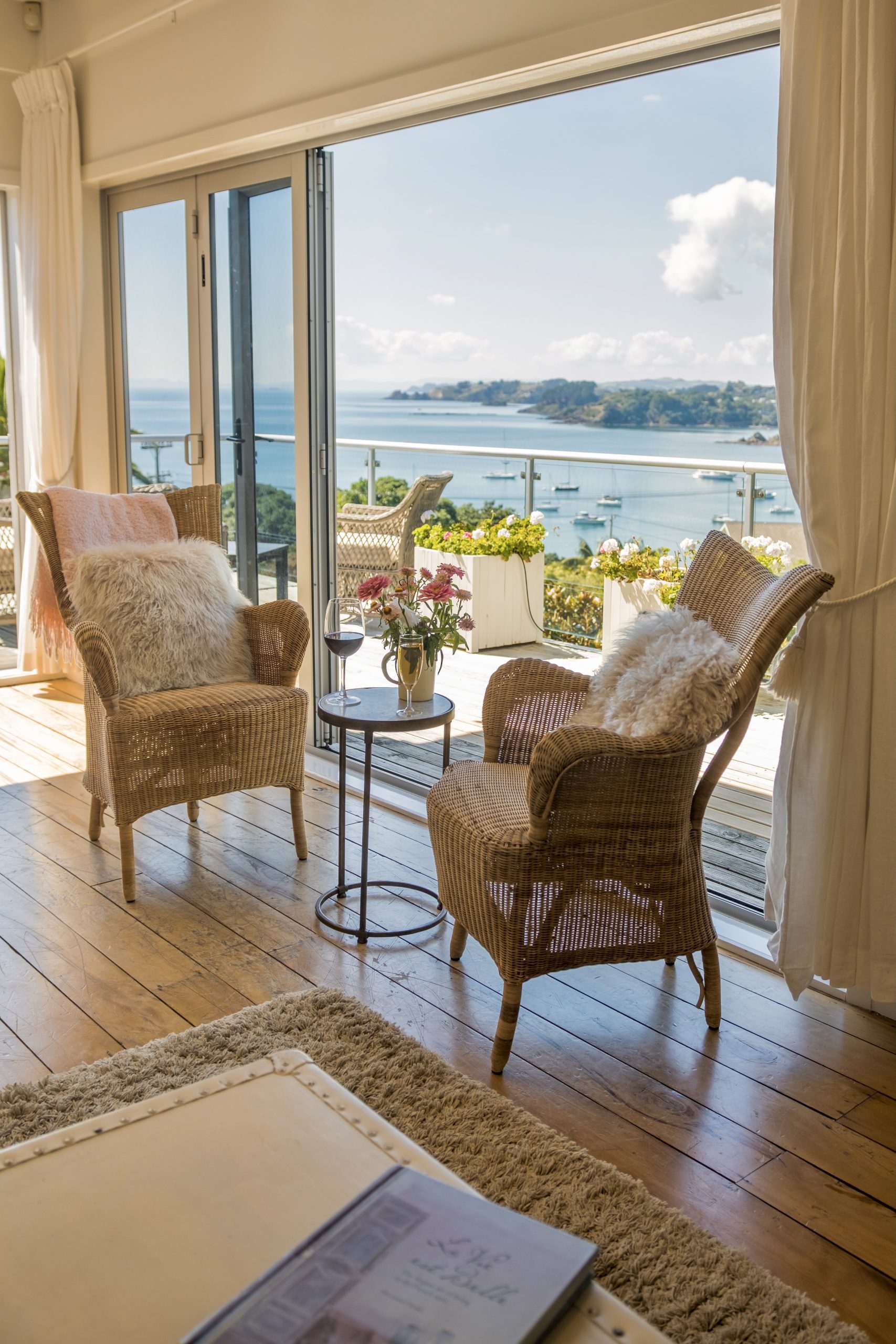 Vintage Cottage Mudbrick Restaurant Waiheke Island Wine Vineyard