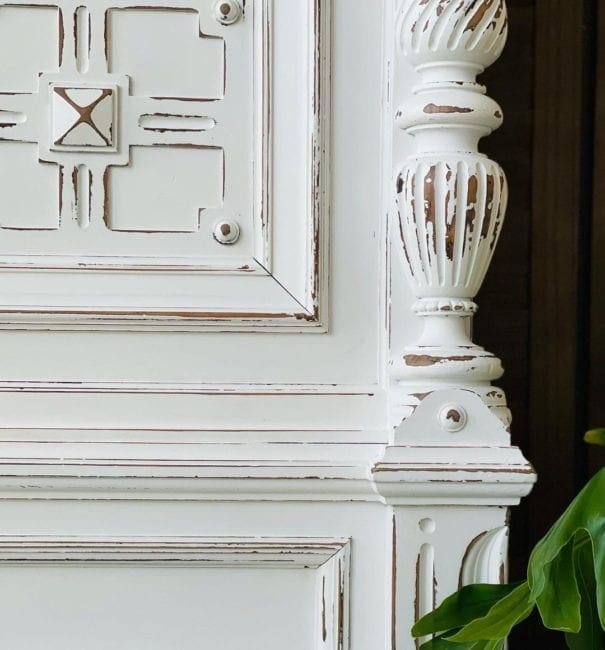 MudPaint Simply White Pure and Bright White Furniture Paint